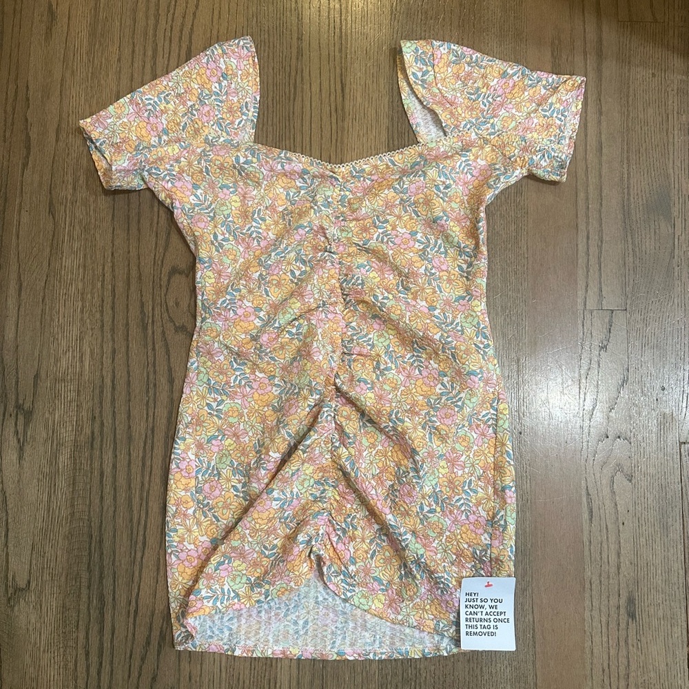 NWT Asos Textured Ruched Floral Mini Dress with Short Sleeves-Size 10